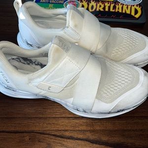 Size 10 Women Tiems- spin shoes; GUC